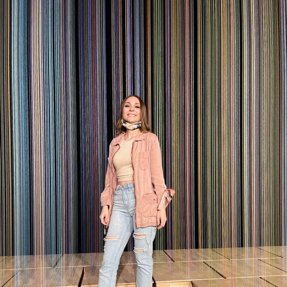 Meet your Posher, Sarah - Picture 1 of 6